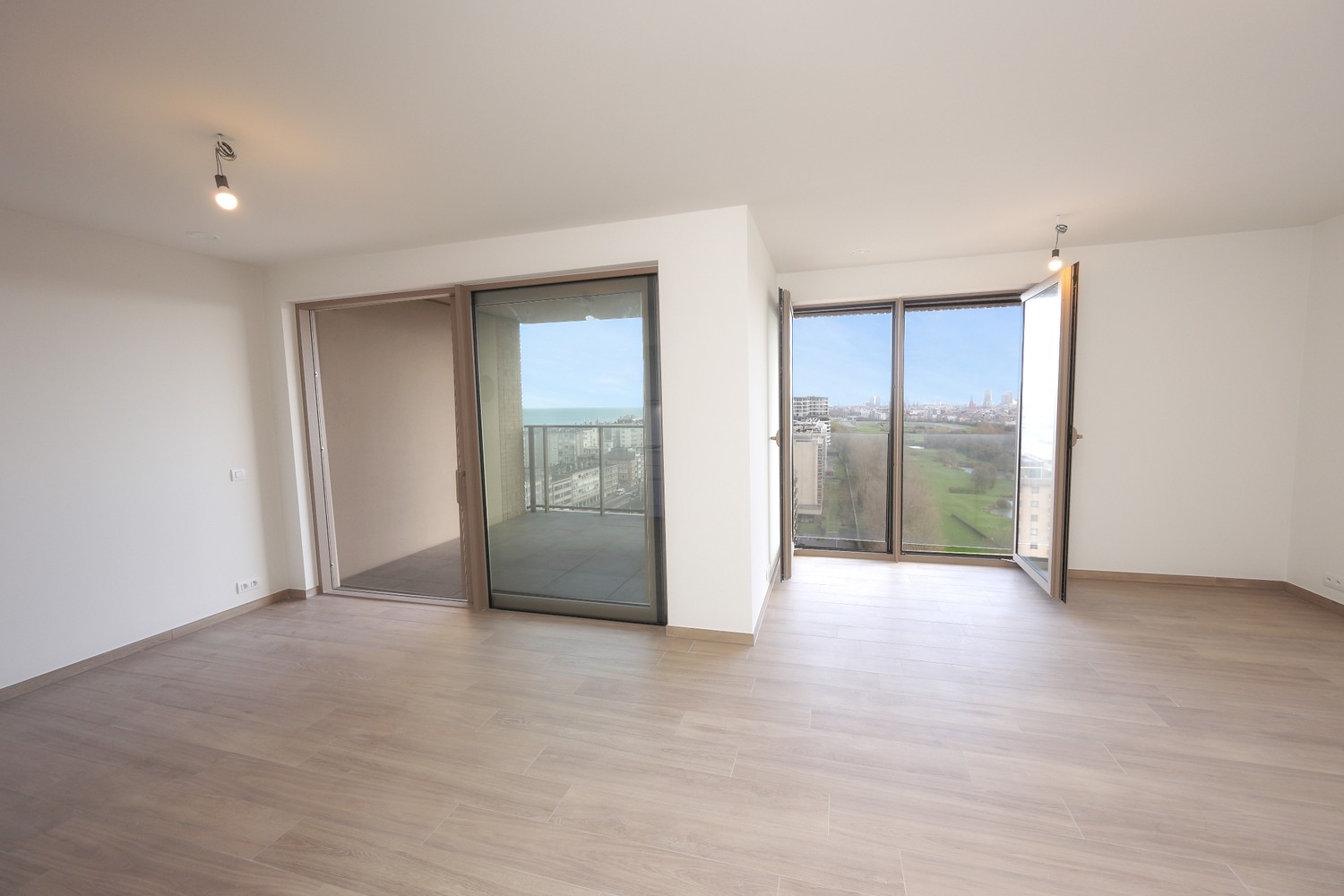 Nieuwbouwappartement met ruim zonneterras en adembenemende uitzichten te Oostende ! - foto 4