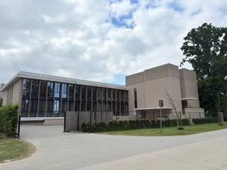 Des bureaux uniques nouvellement construits sur un site magnifique qui offre un bel équilibre entre ville, style, confort et nature dans un...