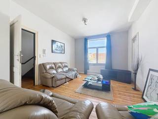 🏢 For sale – 2-bedroom duplex apartment in Evere📍 5 Rue Auguste De Boeck, Evere💰 Price: €295,000📈 Rental income: approx. €1,135/month OR 4.61%...