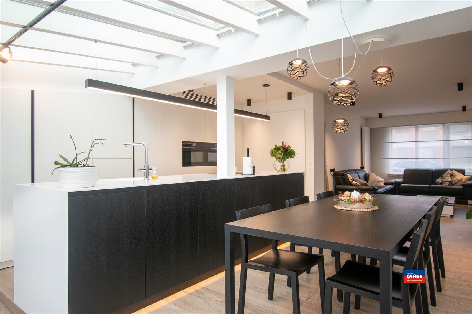 Prachtig gerenoveerde gezinswoning met zonnepanelen - foto 3