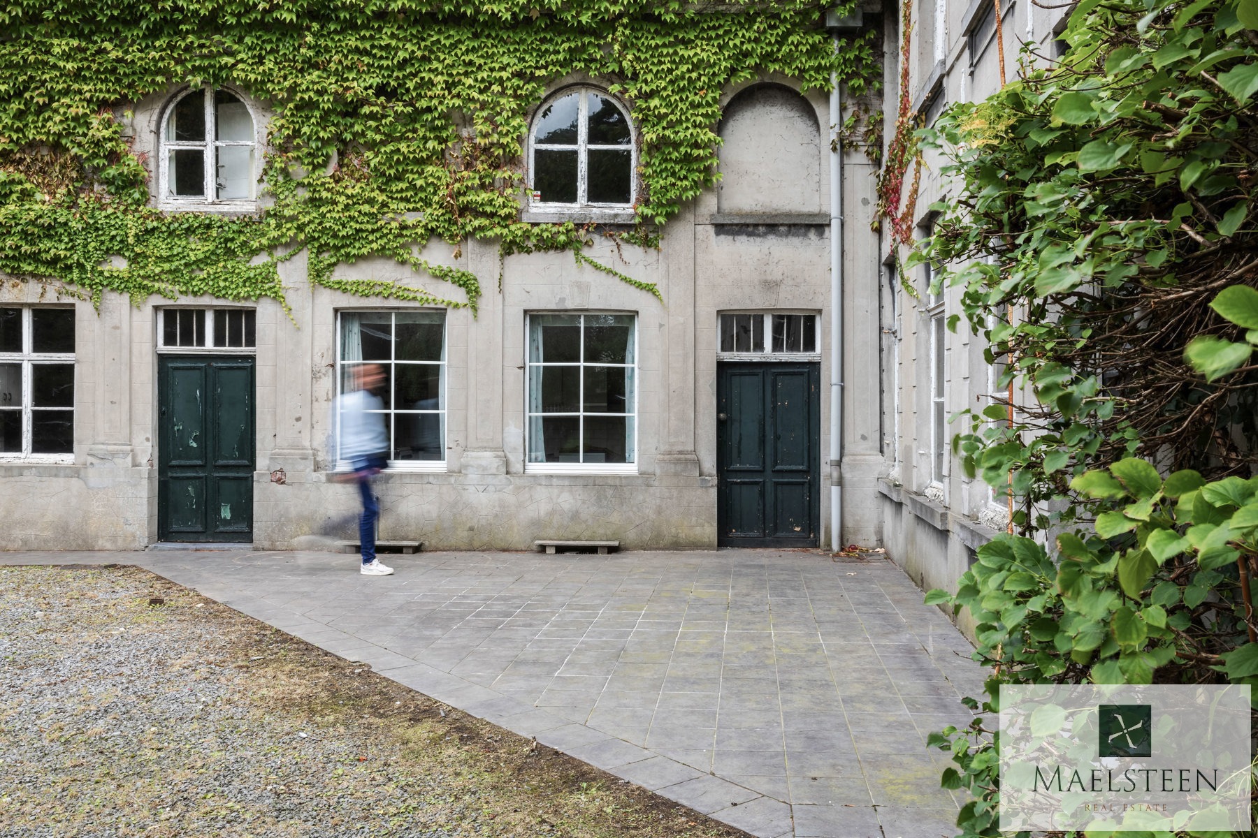 Historisch herenhuis op 3.611m2 in centrum Ruiselede - foto 5