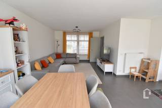 Quietly located house in a residential area for rent in De Pinte. Besides its quiet location, the house has good accessibility by public transport,...