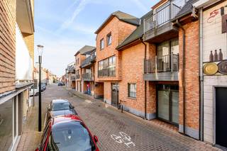 Dichtbij het centrum en op wandelafstand van diverse faciliteiten kunt u dit instapklaar appartement met voor- en achteraan een terras terugvinden...