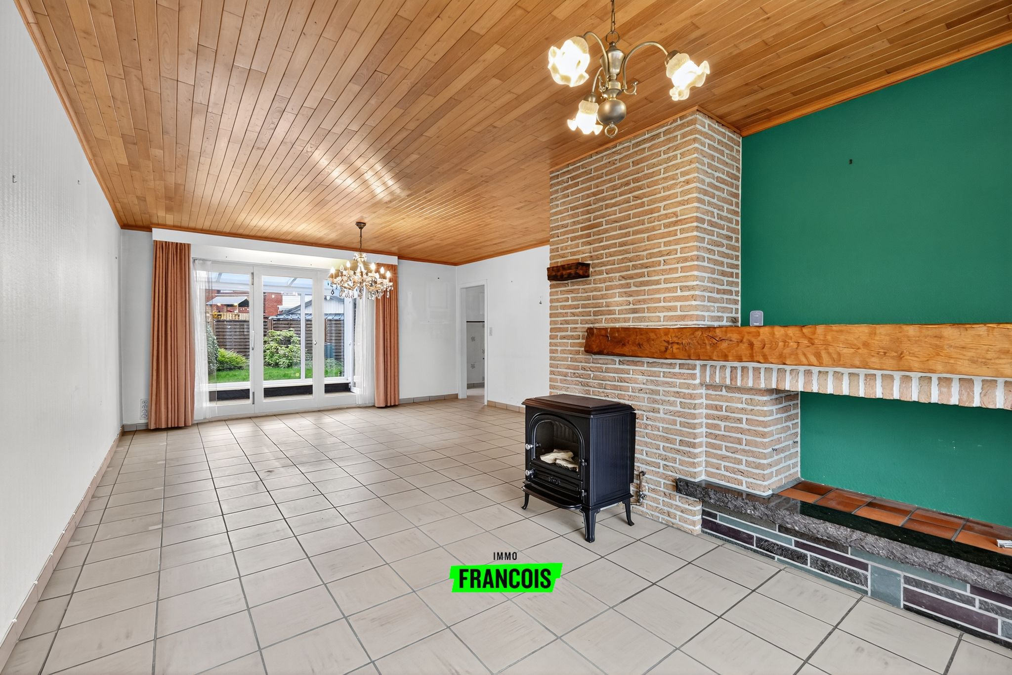 Ruime rijwoning met 4 slaapkamers te koop in centrum Poperinge! - foto 2