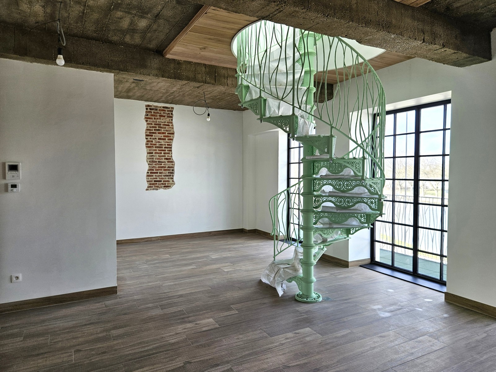 Stijlvol gerenoveerd appartement met zicht op het kanaal - foto 5