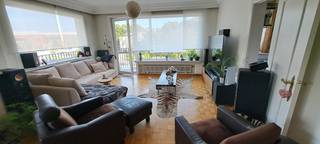 Ruim en lichtrijk 2-slaapkamerappartement met TERRAS en mooi uitzicht, uitstekend gelegen in Sint-Michiels Brugge, met een vlotte verbinding naar...