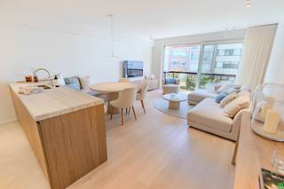 Prachtig gerenoveerd appartement met 3 slaapkamers op een zeer centrale ligging op wandelafstand van het strand.De goed onderhouden residentie Cap...