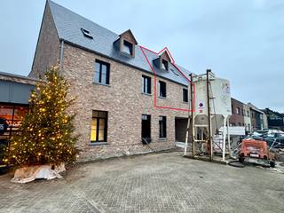 BENIEUWD? VRAAG EEN AFSPRAAK AAN VIA WWW. HILLEWAERE.BE EN KLIK OP DE RODE KNOP 'BEZOEK AANVRAGEN'.App. 3 (links): Een duplex appartement van 106 m²...