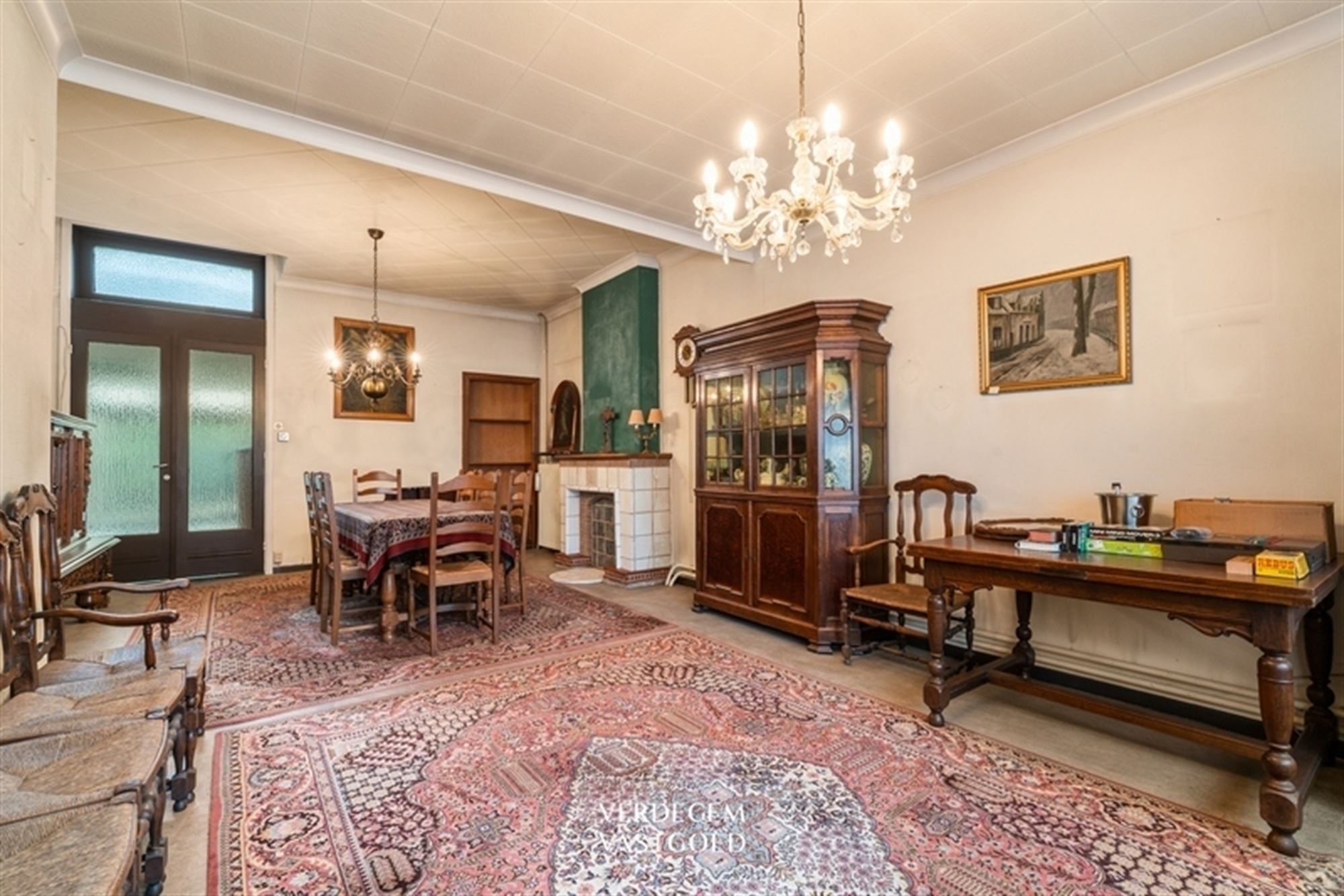 Te renoveren woning met uitzonderlijk potentieel in het centrum van Zelzate - foto 2