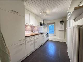 Instapklaar duplexappartement in groene, rustige omgeving te Herzele Ben je op zoek naar een modern, lichtrijk en instapklaar appartement in...