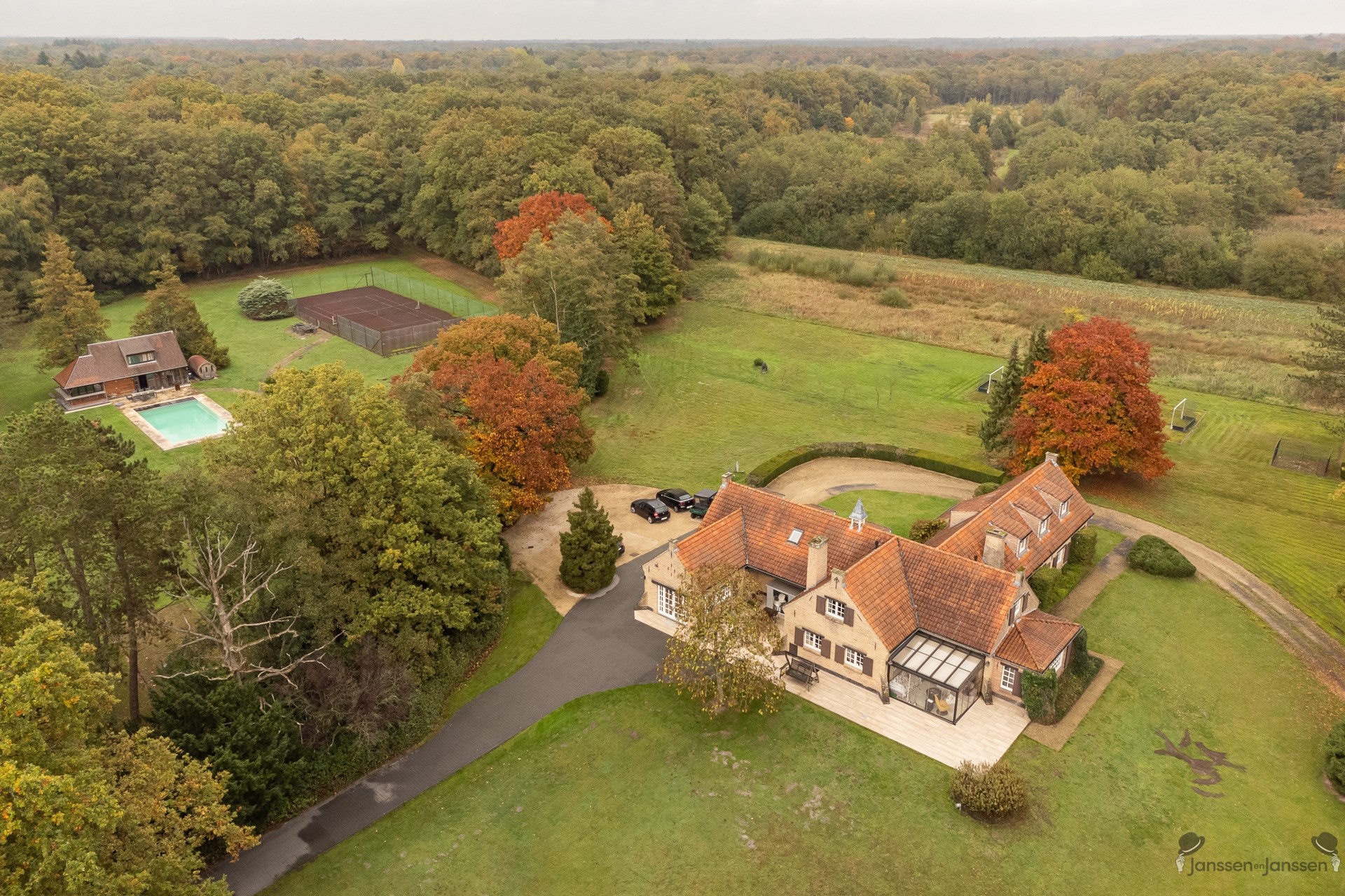 domein van ca.20 ha met 2 woningen - foto 4