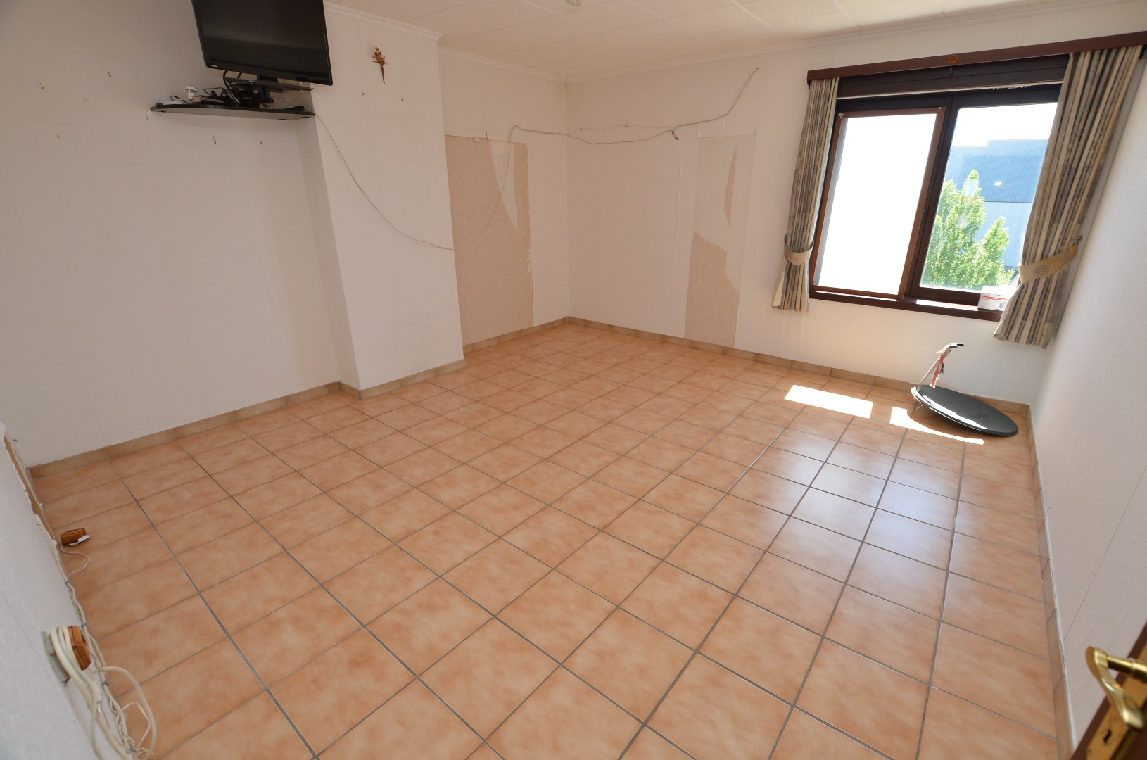 Ruim woonhuis met garage - foto 5