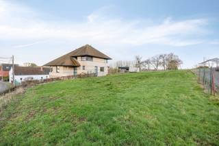 Immo Pické biedt U dit prachtig perceel bouwgrond aan voor een open bebouwing. Deze bouwgrond is gelegen tussen de weilanden en in een rustige...