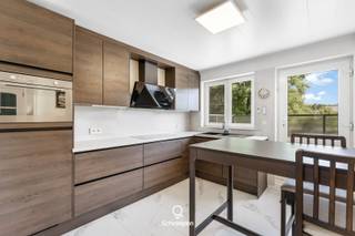 We vinden dit energiezuinig appartement met een bewoonbare oppervlakte van maar liefst 110m², 3 slaapkamers en een royaal terras terug in het...