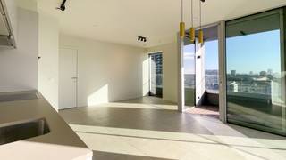 Dit appartement van ca 85 m² bevindt zich op een uitzonderlijke locatie op Nieuw Zuid, vlakbij het Justitiepaleis en de vernieuwde Scheldekaaien...