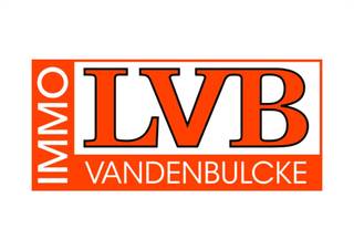 <p><span>Magazijn te huur van 105 m² met hoogte van 4,25 meter. Voorzien van verlichting. Huur te verhogen met btw en grondlasten 35 euro. Voor info of bezoek, bel 056.21.58.00 of www.immo-lvb.be.</span></p><p><span> </span></p>