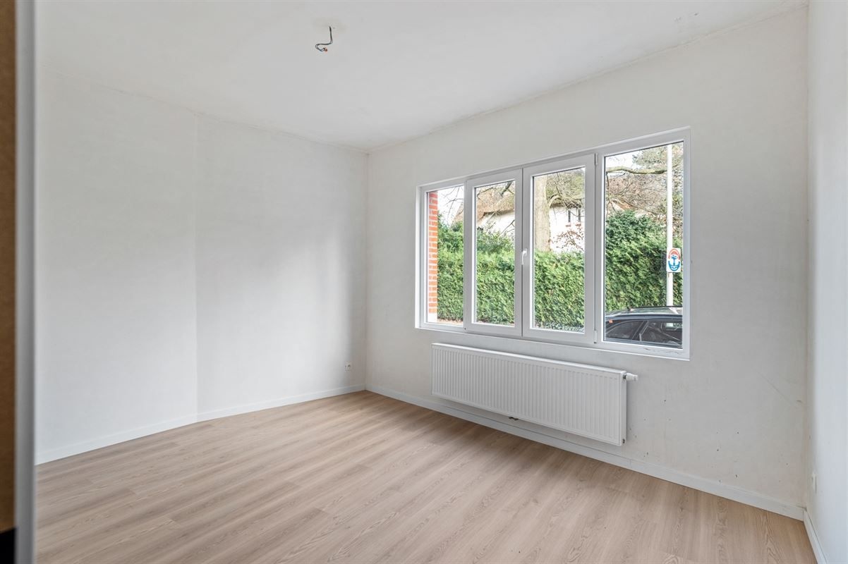 Stijlvol gerenoveerd gelijkvloersappartement op toplocatie in Mariaburg ! - foto 4