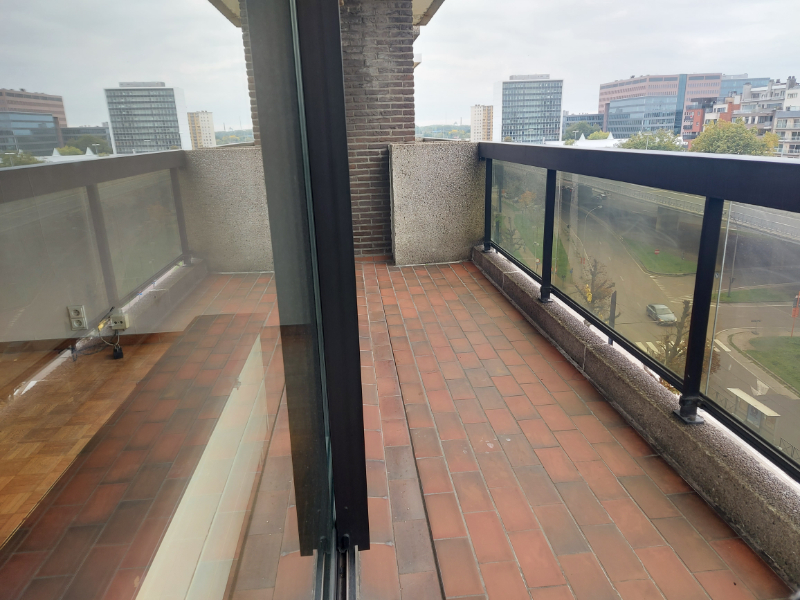 Centraal gelegen tweeslaapkamerappartement met terras - photo 4