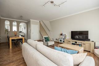 Gelegen in de wijk Duivelshoek, vlakbij Steytelinckpark en Park van Eden, biedt deze woning een rustige maar centrale ligging. Op wandelafstand...