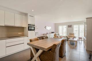 Ruim GLV app met tuin in Onze-Lieve-Vrouw-Waver.Op een centrale ligging in Onze-Lieve-Vrouw-Waver bevindt zich dit verzorgd gelijkvloers...