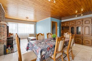 Te moderniseren bel-etage woning met 3 slaapkamers, gelegen te Lier, op wandelafstand van het Netekanaal. Deze solide halfopen bebouwing kan na...