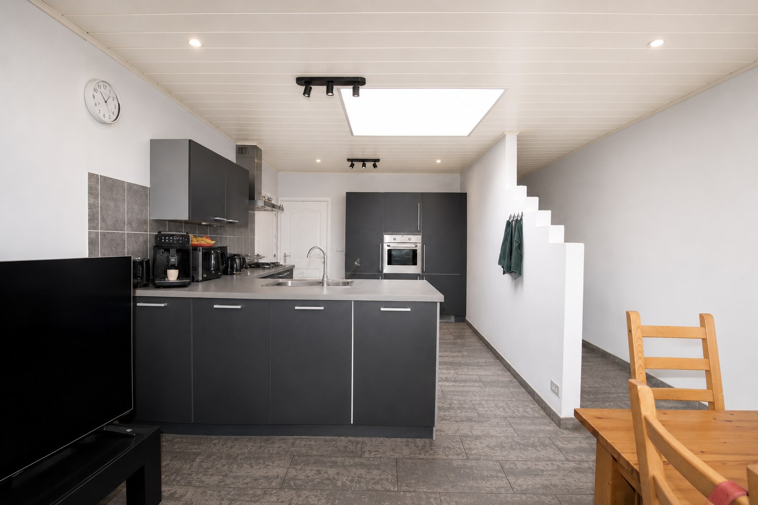 Te koop: Ruime en instapklare gezinswoning met 4 slaapkamers, stadstuin en EPC C in het centrum van Sint-Niklaas - foto 5