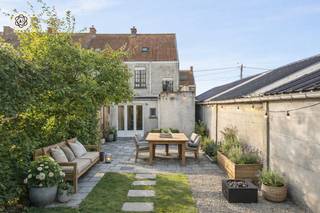 Leuke INSTAPKLARE woning met TUIN en ZONNEPANELEN!Deze charmante woning combineert gezelligheid, praktische indeling en energiezuinige elementen,...