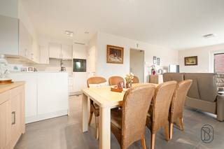 Leuk recent energiezuinig appartement met 2 SLK en TERRAS. Extra parking (€7.000) en ondergrondse garage (€15.000) bij te kopen.Gelegen in een recent...