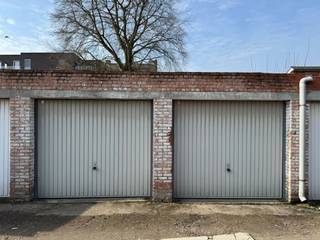 Twee garageboxen te koop, gelegen in het centrum van Duffel, in een degelijke gemetste constructie.De garages hebben elk een oppervlakte van ca. 13...
