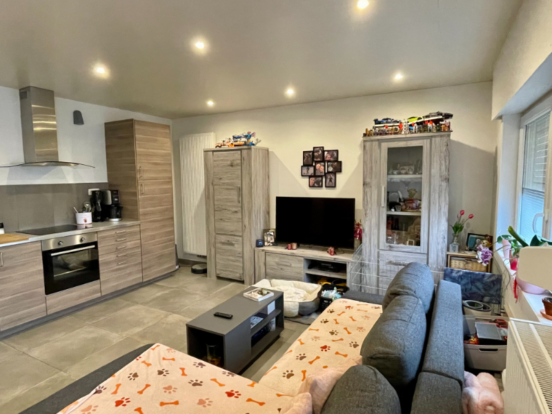 Gerenoveerde woning met 2 slaapkamers en garage - foto 4