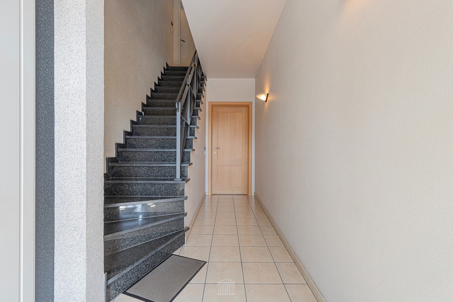 Lichtrijk en instapklaar appartement met terras &amp; garage op toplocatie - foto 2