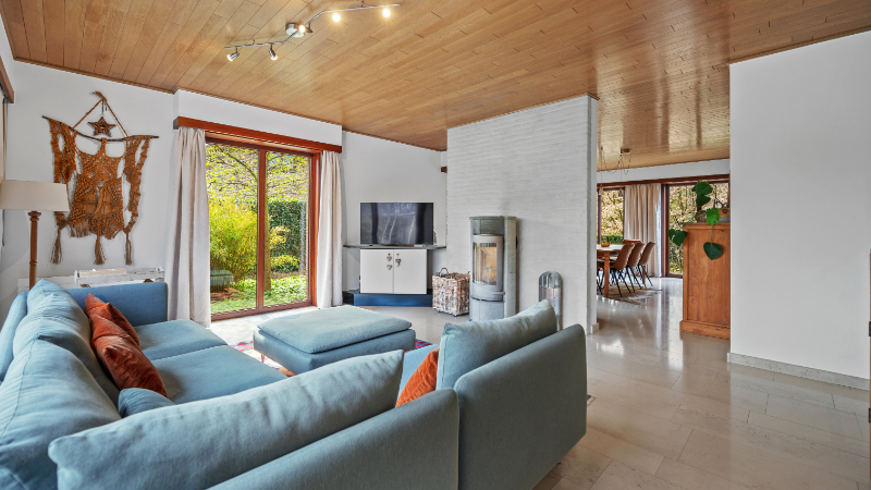 Ruime villa van 302m² op 36 are met zwembad en volledige onderkeldering - foto 5