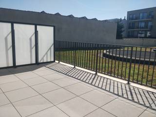 Dit moderne gelijkvloerse instapklare appartement (bouwjaar 2020 - APP. 0.02 / BUS 0002) is gelegen in hartje Lokeren.Hierbij de grote troeven:🌳...