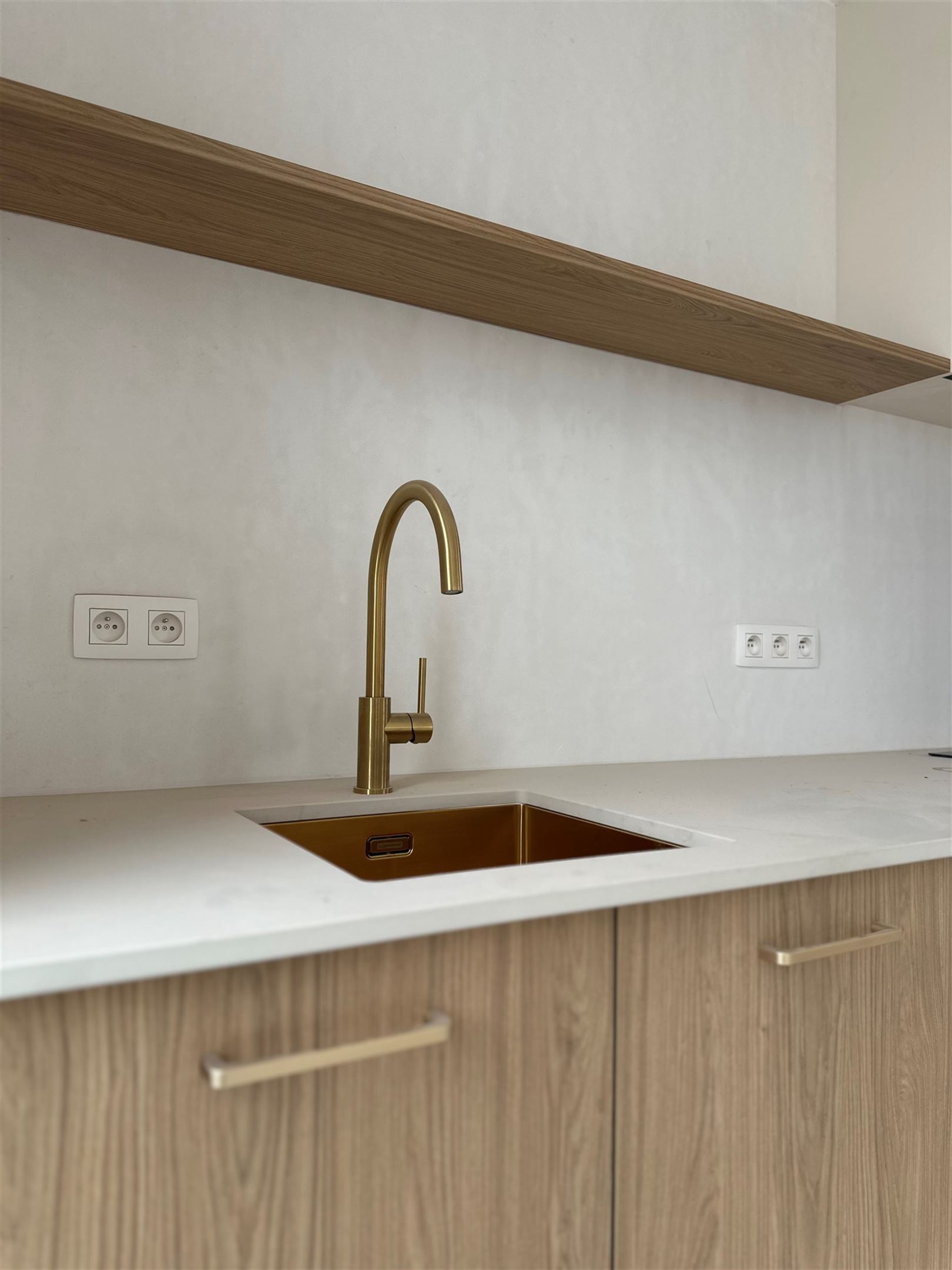 Appartement à vendre à Beveren-Kruibeke-Zwijndrecht avec 2 chambres - photo 2