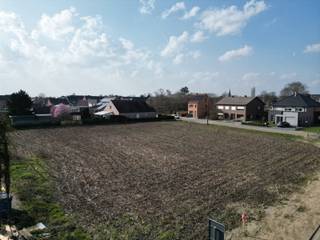 Bouwgrond van 778m² voor de realisatie van een open bebouwing op een centrale ligging in Voortkapel. Gelegen in een kleinschalige, recente...