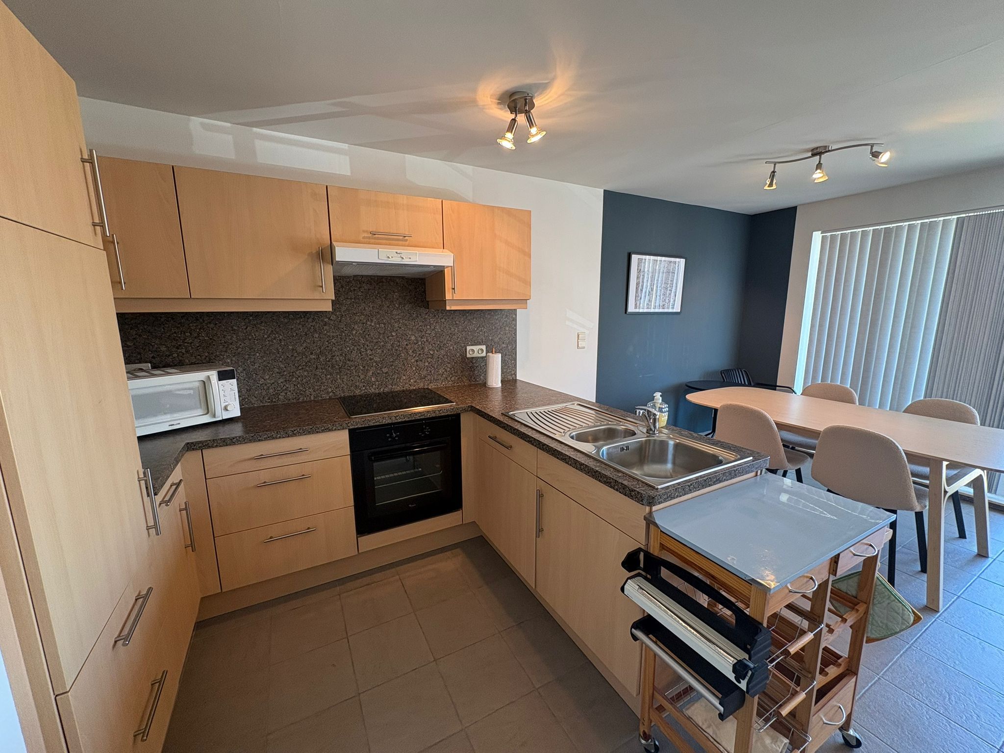 Knus 2 slaapkamer appartement te huur in recent gebouw te Bredene aan Zee! - foto 5