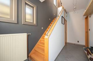 Deze verzorgde woning is gelegen in Burcht en beschikt over vier volwaardige slaapkamers. Doorheen de jaren werd de woning grondig geoptimaliseerd...