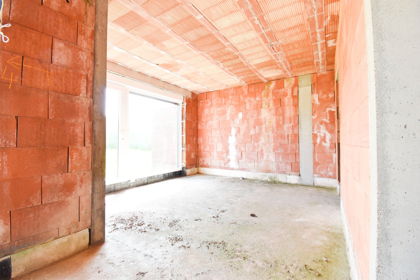 CASCO-WONING MET 3 SLPKS, INPANDIGE CARPORT EN ZUID-WEST GERICHTE TUIN - foto 5