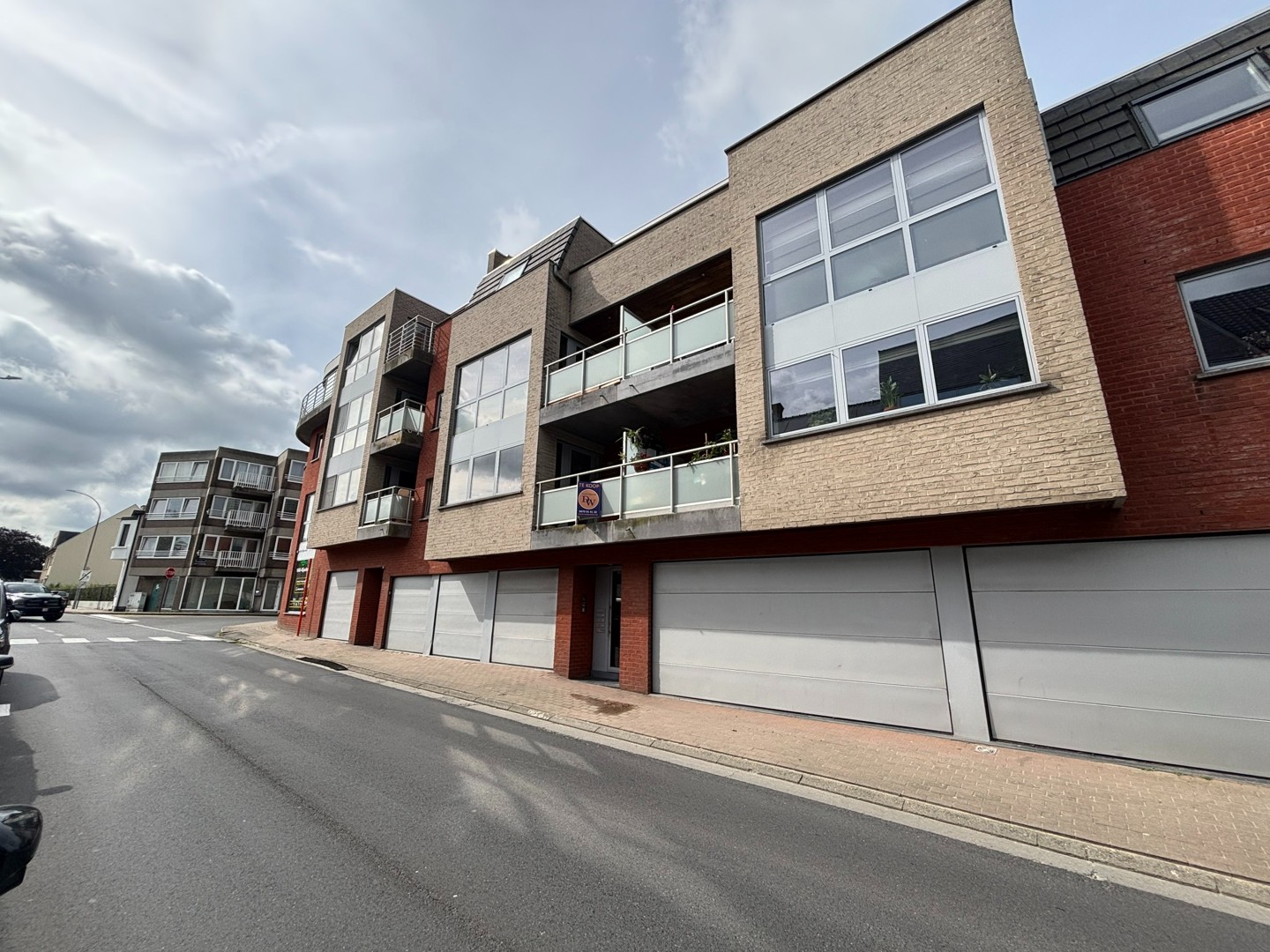 Instapklaar appartement met garage op toplocatie in Zottegem - foto 1