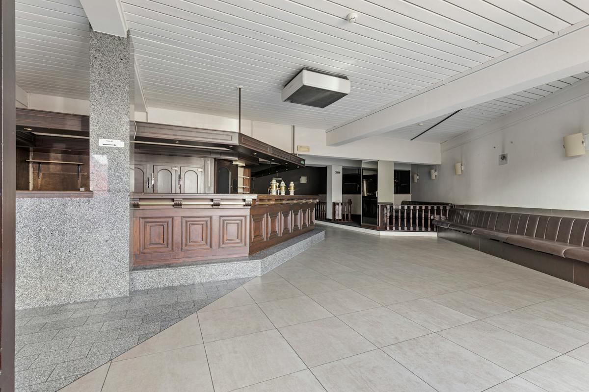Commercieel pand (228m²) te koop in het centrum van Sint-Kruis - foto 4