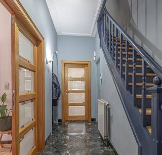 Belle maison située dans un quartier résidentiel calme et agréable à vivre, adapté aux enfants. À quelques minutes à pied ou à vélo de toutes...