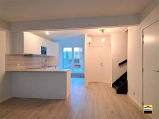 Gerenoveerd duplex appartement met 2 slaapkamers in het centrum van Borgloon* EPC A* asbestvrij* elektriciteit conform AREI bij akte In het centrum...