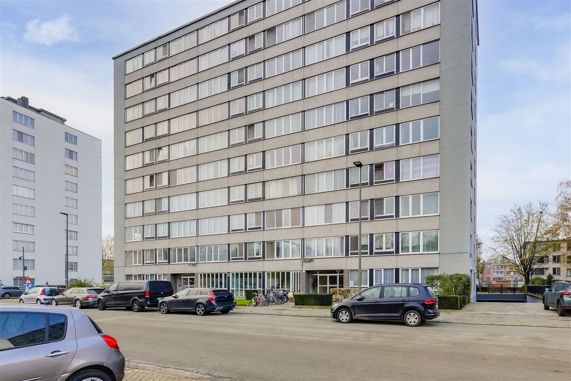 Instapklaar appartement met 2 slaapkamers + autostaanplaats - foto 3