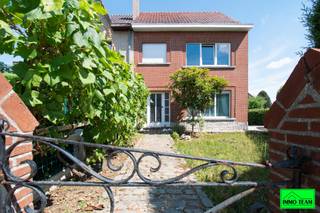 House for sale in Roosdaal