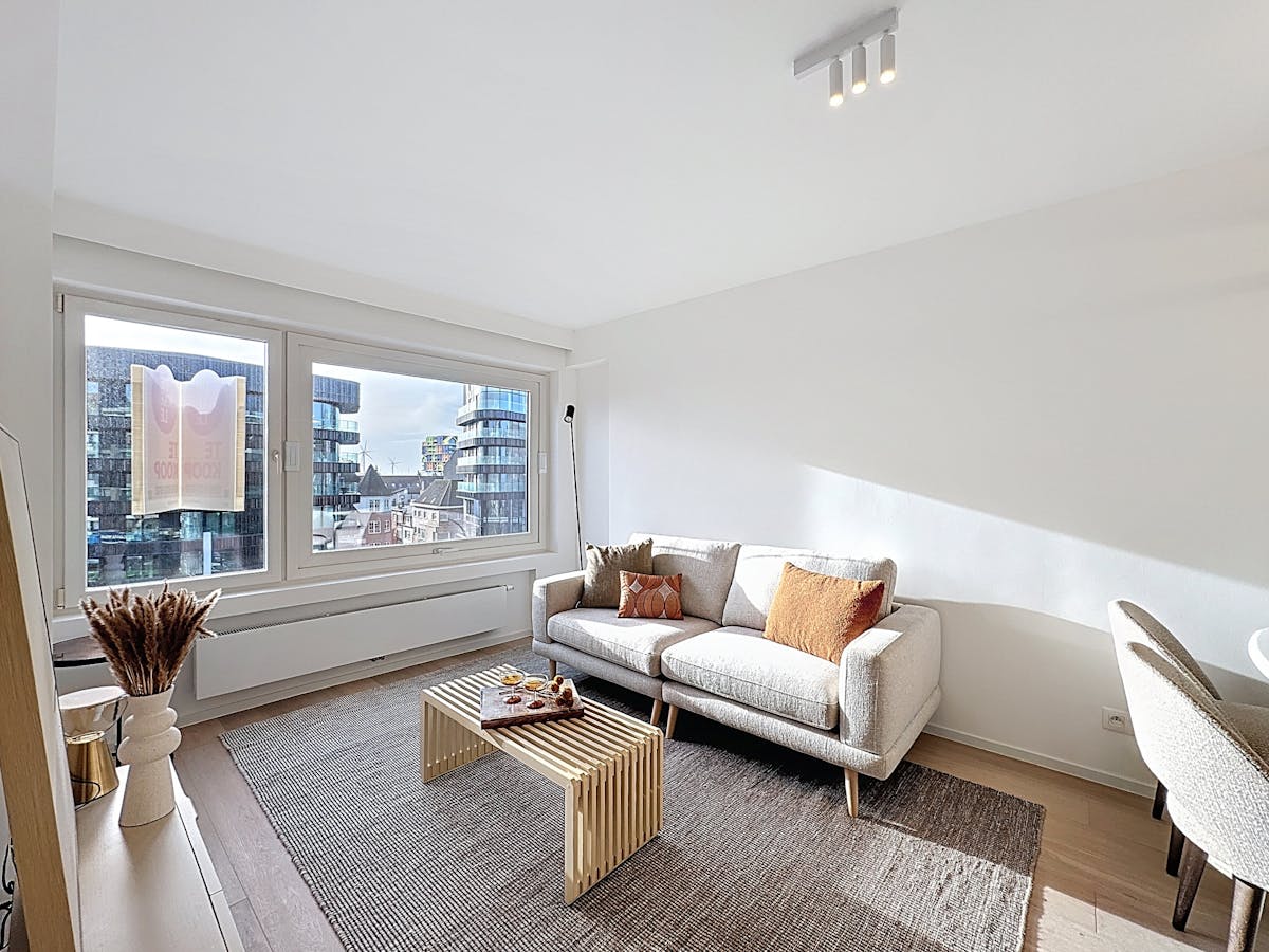 Appartement rénové à vendre sur la Heldenplein à Heist - photo 2