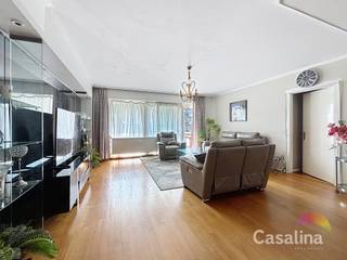 CASALINA Real Estate biedt exclusief te koop aan: Appartement met 3 slaapkamers op de eerste verdieping, met een bewoonbare oppervlakte van 110m²...