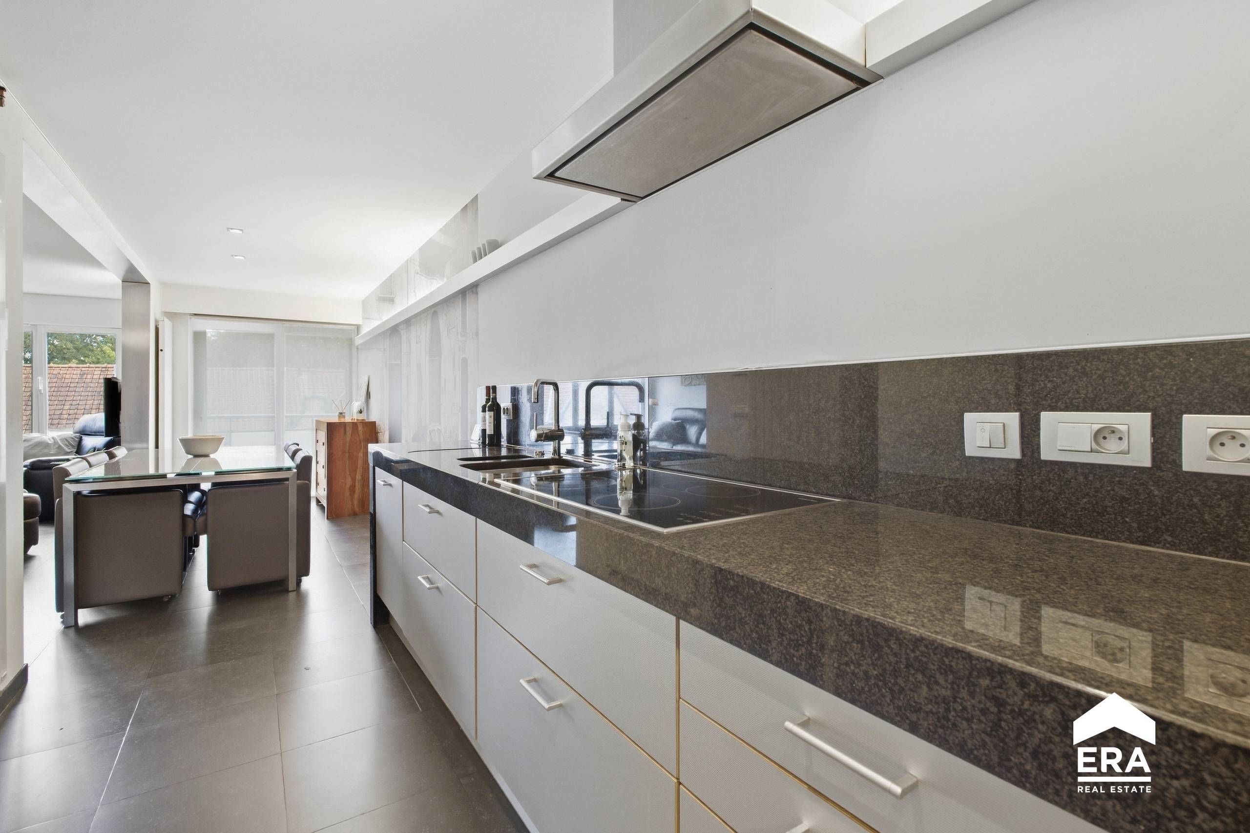 Instapklaar 2-slaapkamerappartement in hartje Roeselare - foto 4