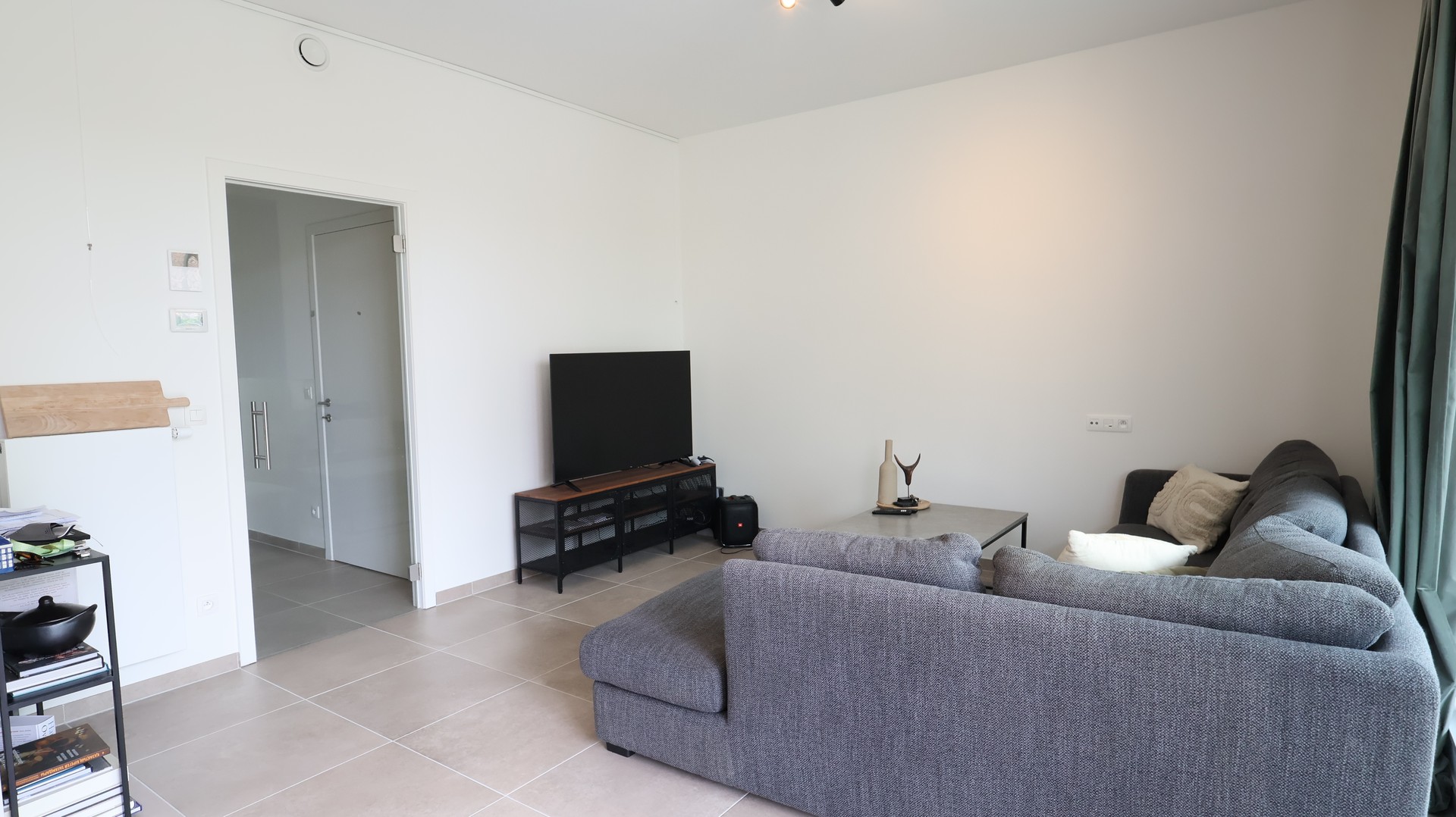 Energiezuinig nieuwbouwappartement met 2 slaapkamers in het centrum van Roeselare. - foto 3