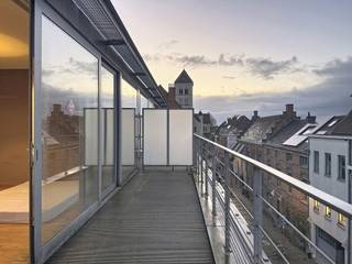 3-slaapkamer appartement te huur. Indeling als volgt: Leefruimte met terras, eetkamer, keuken met terras, 3 slaapkamers met 2 aansluitende...