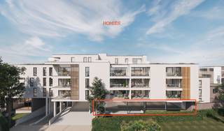 Gelijkvloers commercieel handelspand met brede en hoge vitrines, gelegen in residentie “August”, de laatste fase van het prestigieus...